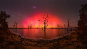 Australia and NZ shine in Northern Lights Photographer of the Year