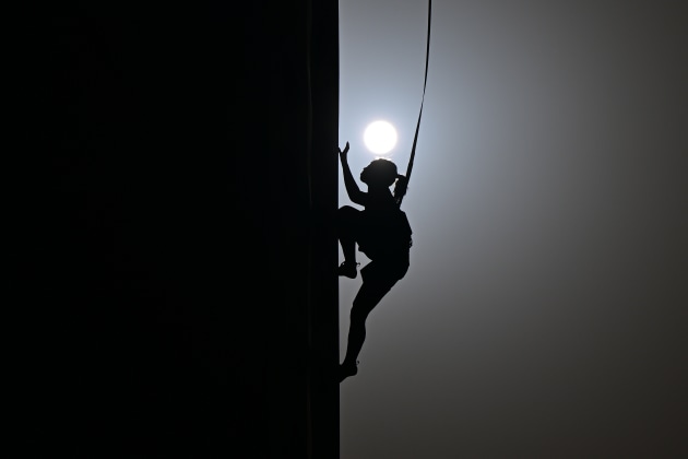 Marton Monus, Icarus.