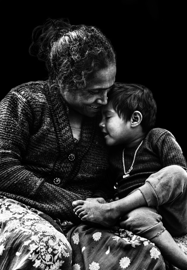 Begun and Mamuni, Darjeeling, India. Sony A7R Mark III, Sony FE 24-70mm F/2.8 GM lens @ 44mm. 1/125s @ f9, ISO 1000.