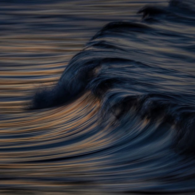 Wave by Ron Pratt