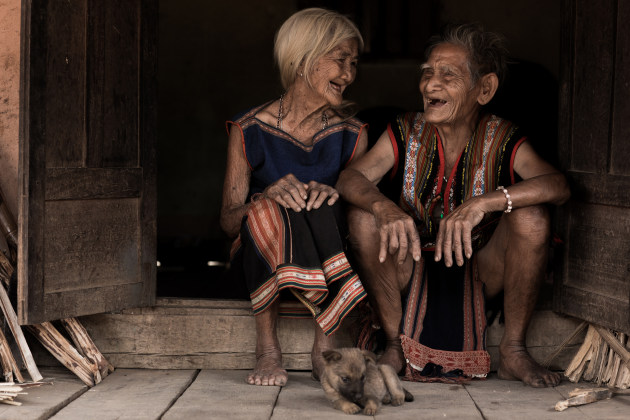Talking time. Canon 5D Mark IV, EF85mm f/1.2L II USM lens. 1/200s @ f4.5, ISO 640.