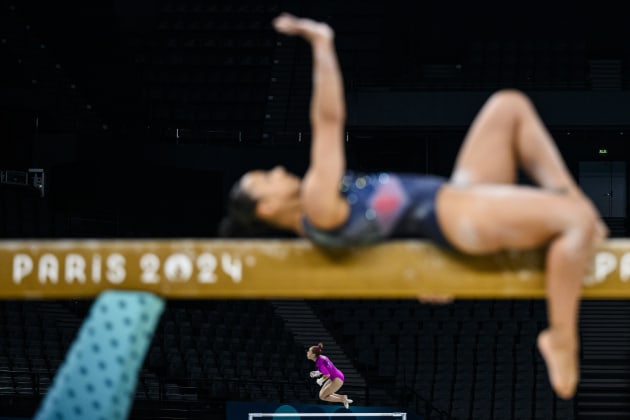 Tom Weller, Double Gymnastics.